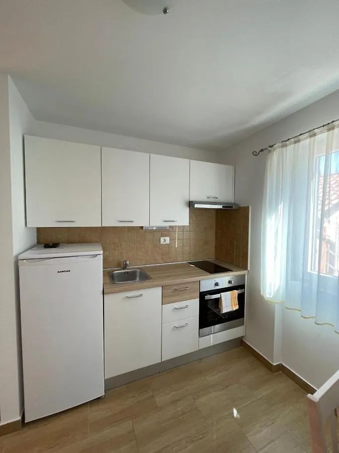 Rozmaryn Apartamento Nerezine 0*,